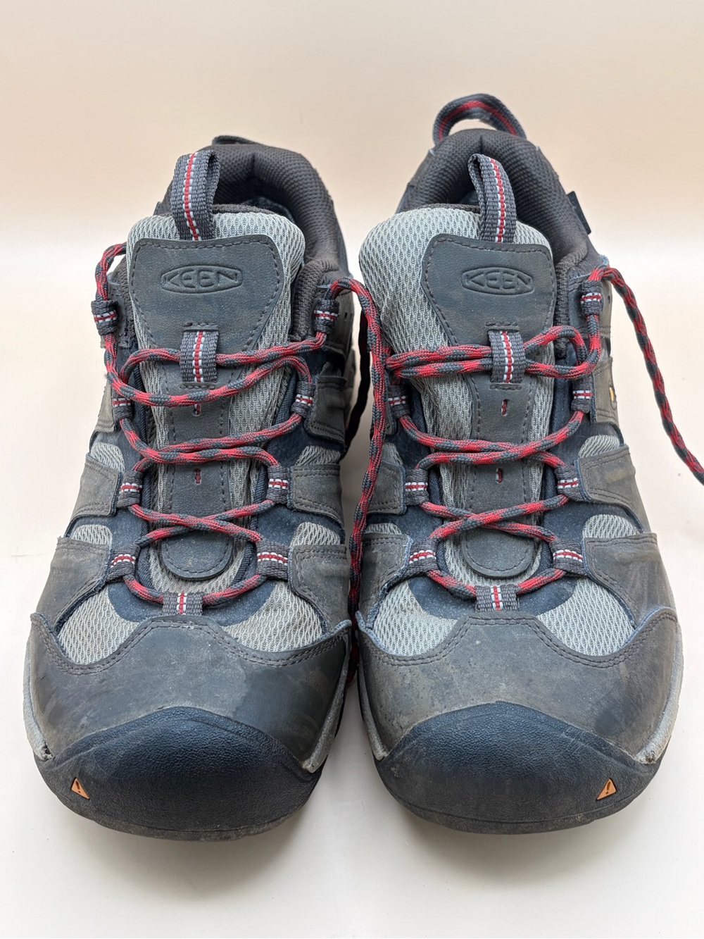 KEEN Men's Size 10.5 Gray and Red Lace-Up Hiking Boots - Picture 2 of 8